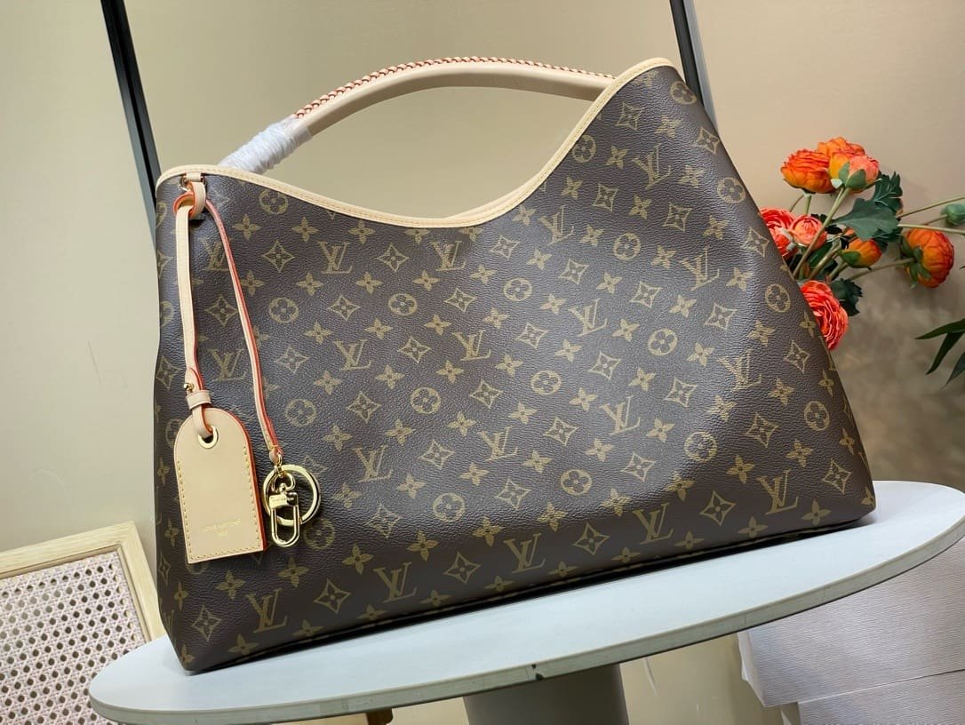 Louis Vuitton M25877 Again