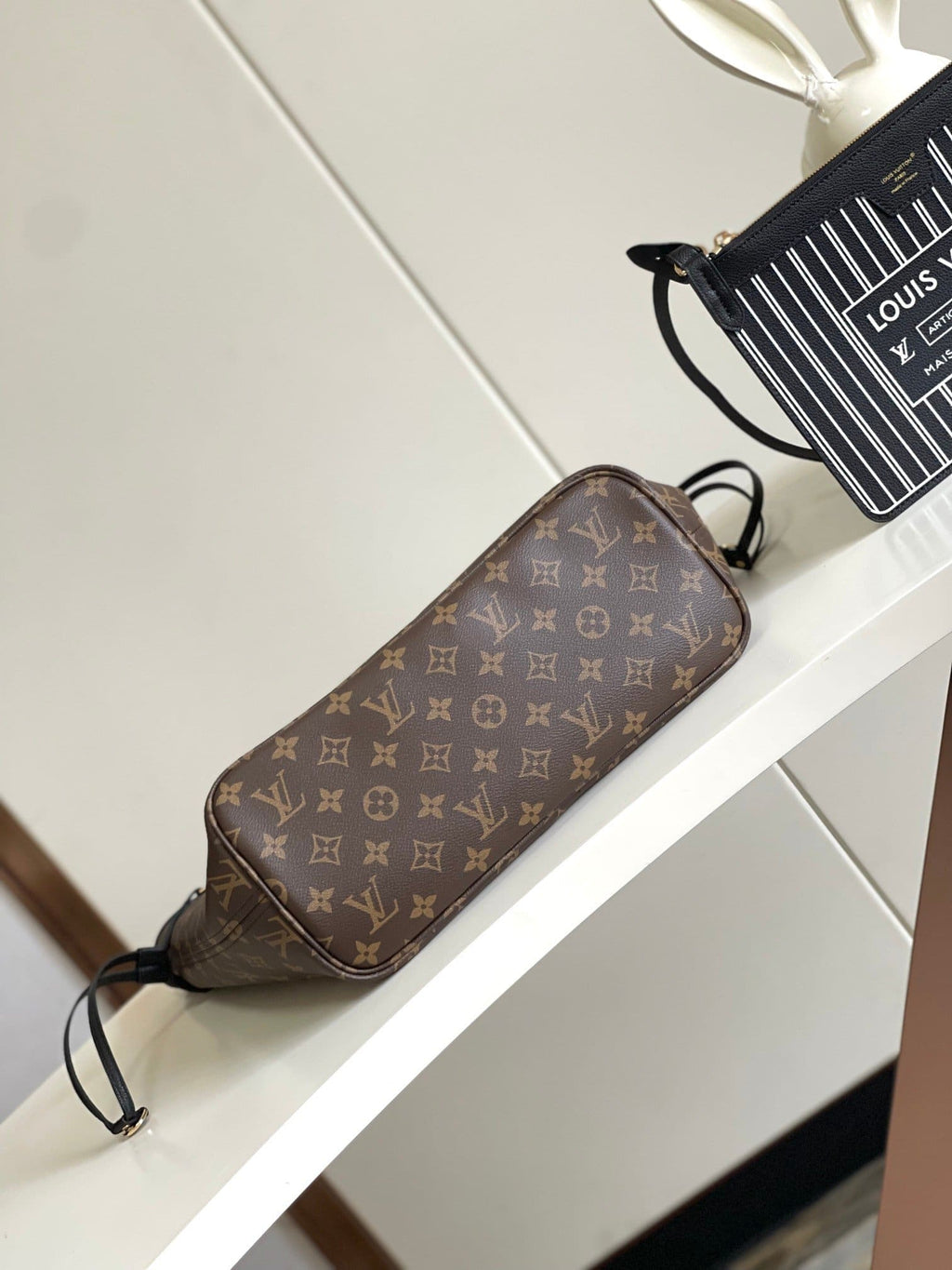 Louis Vuitton M28351 Neverfull Inside Out MM