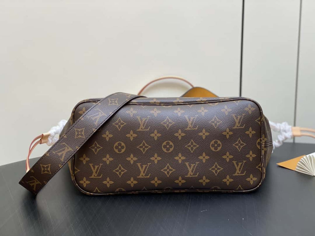 Louis Vuitton M11947 NEVERFULL BANDOULIÈRE INSIDE OUT MM
