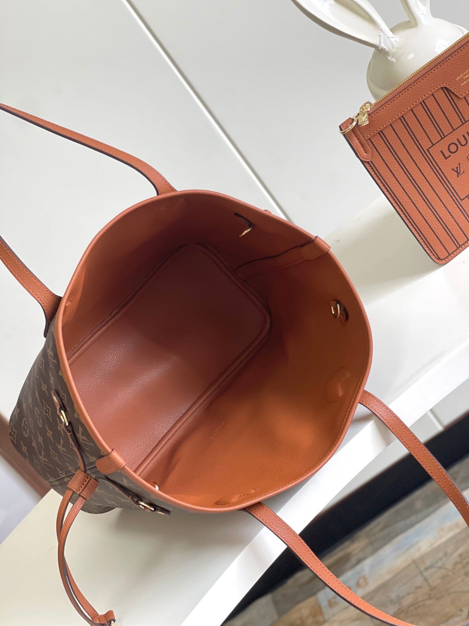 Louis Vuitton M12061 NEVERFULL INSIDE OUT MM