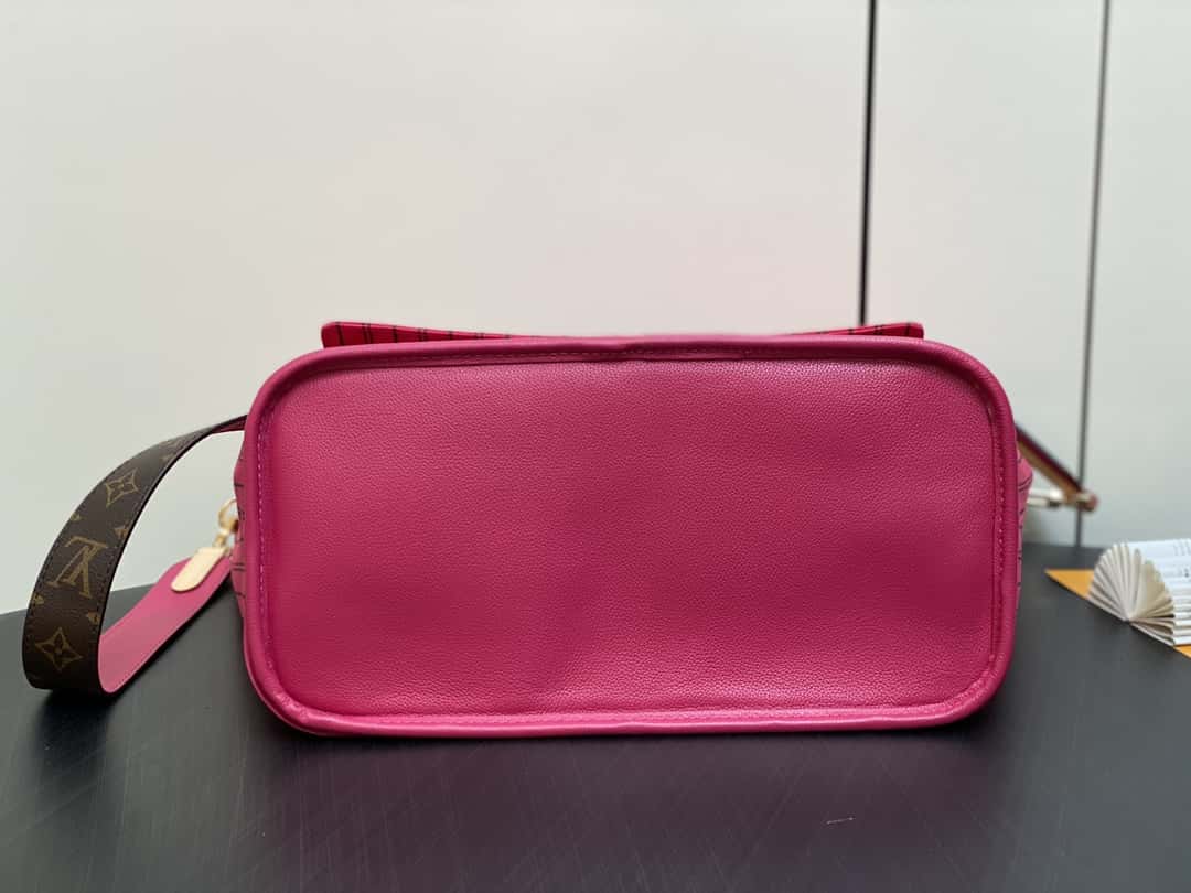 Louis Vuitton M12257 Neverfull BandoulièRe Inside Out MM