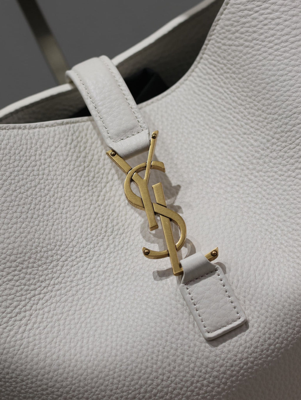 SAINT LAURENT LE 5 À 7 BEA in grained leather